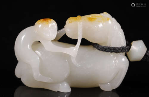 Qing Dynasty - Hetian Jade Monkey Ornament