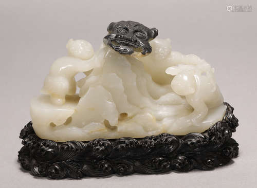 Qing Dynasty - Hetian Jade Figure Ornament