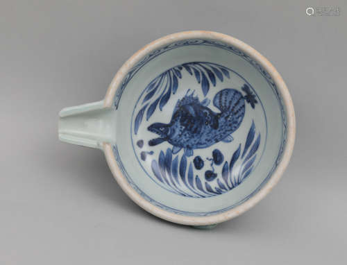 A BLUE AND WHITE WASHER MING DYNASTY