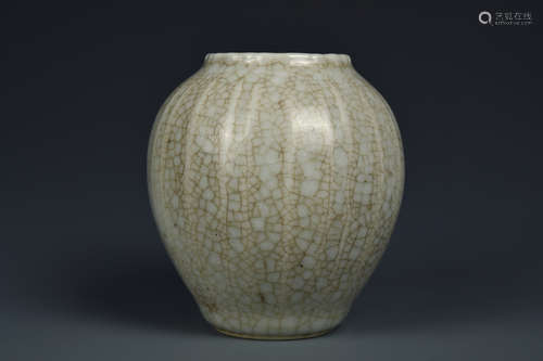 A GE JAR MING DYNASTY