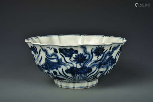 A BLUE AND WHITE BOWL MING DYNASTY