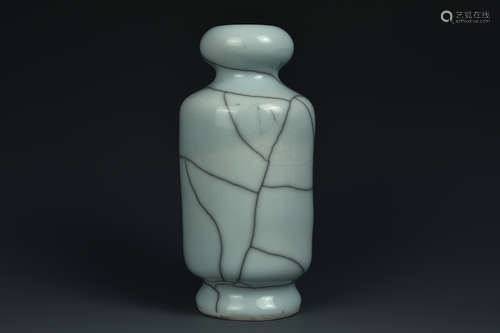 A GE TYPE VASE QING DYNASTY