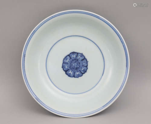 A BLUE AND WHITE DISH XUANDE PERIOD