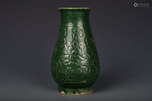 A GREEN GLAZED VASE SONG DYNASTY