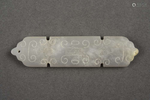 A WHITE JADE ORNAMENT QING DYNASTY