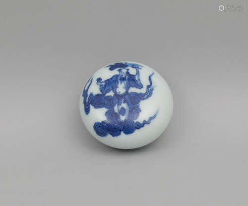 A BLUE AND WHITE CIRCULAR BOX QING DYNASTY