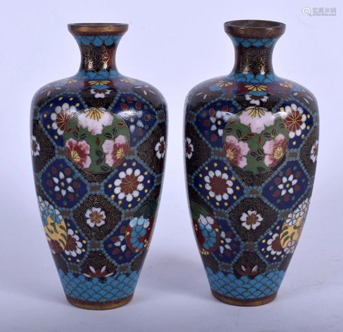 A PAIR OF EARLY 20TH CENTURY JAPANESE MEIJI PE…