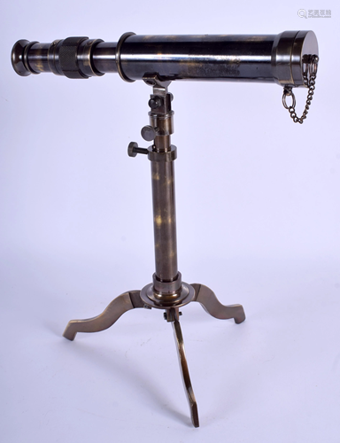 A CHINESE BRASS TELESCOPE. 25 cm x 14 cm.