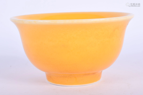 A CHINESE YELLOW GLAZED BOWL 20th Century. …