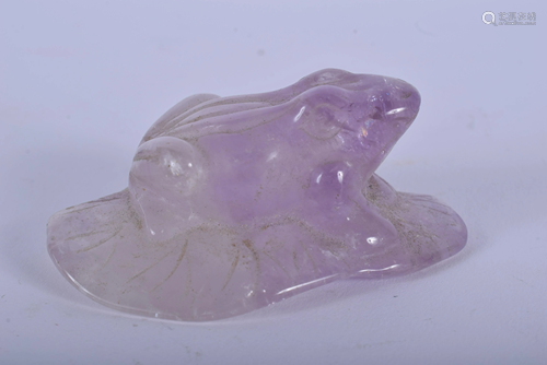 A VINTAGE CARVED AMETHYST FROG. 6.5 cm x 3…