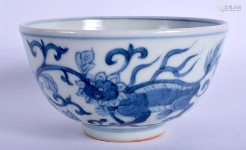 A CHINESE BLUE AND WHITE PORCELAIN BOWL pai…