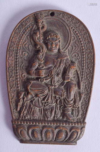 A CHINESE BRONZE PENDANT. 3.5 cm x 6 cm.