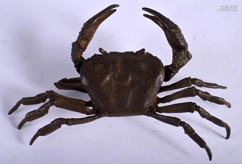 A JAPANESE BRONZE CRAB OKIMONO. 8 cm wide.