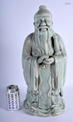 A LARGE EARLY 20TH CENTURY CHINESE CELADO…