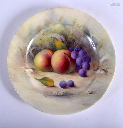 AN ANTIQUE ENGLISH DISH painted by Royal Worces…