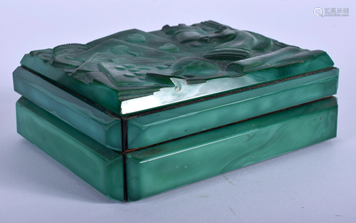 A 1930S MALACHITE GLASS CASKET. 12 cm x 9 cm.