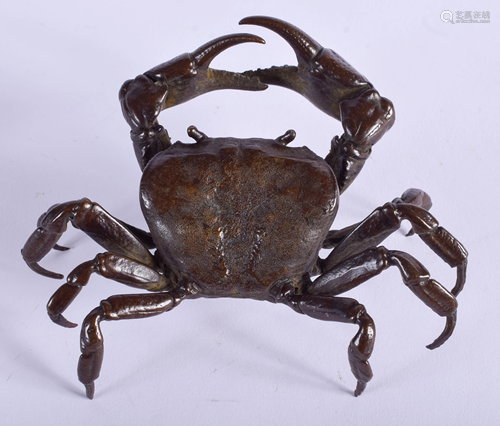 A JAPANESE BRONZE CRAB OKIMONO. 8 cm wide.