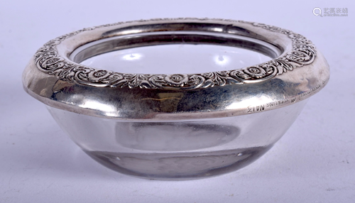 A SILVER AND CRYSTAL GLASS BOWL. 8.5 cm wide.