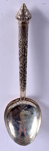 A VINTAGE MIDDLE EASTERN SILVER SPOON. 3.3…