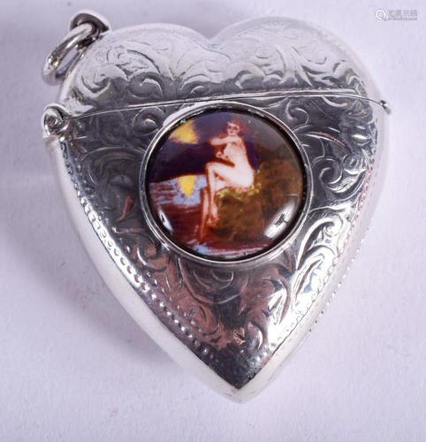 A SILVER VESTA CASE. 3 cm wide.