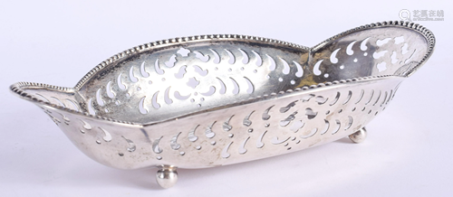 A TIFFANY & CO SILVER DISH. 5 oz. 18 cm wide.