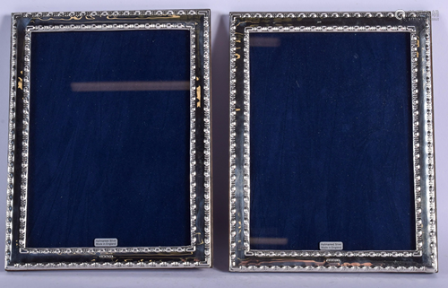 A PAIR OF MODERN SILVER PHOTOGRAPH FRAME…