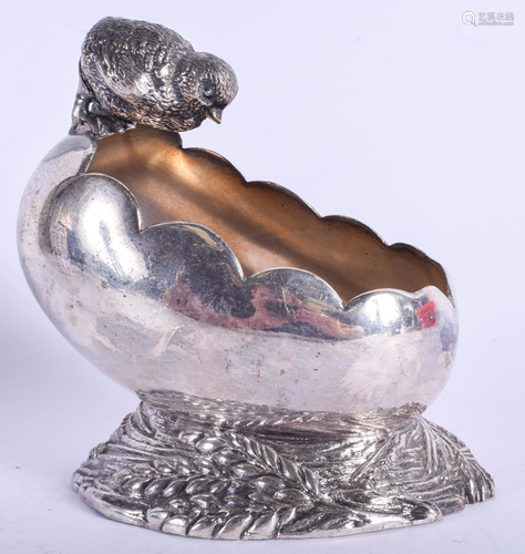 A SILVER PLATED CHICK SPOON WARMER. 11 cm x 1…