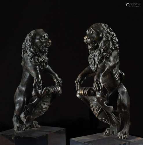 Northern Italy 17th or 18th century Pair of lions …
