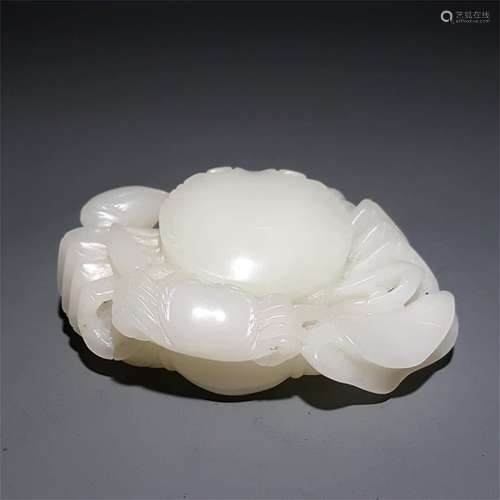 A CHINESE CARVED HETIAN JADE BRUSH LICK ORNAMENT