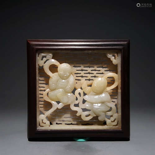 A CHINESE CARVED HETIAN JADE ORNAMENT, INLAIDED