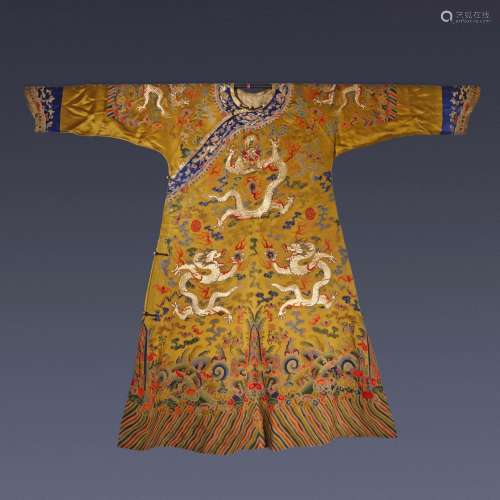 A QING DYNASTY GOLD COLOR IMPERIAL ROBE