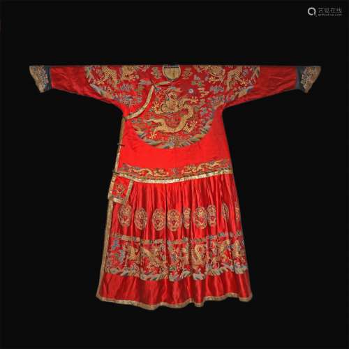A QING DYNASTY RED COLOR COURT DRESS