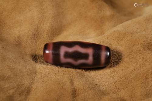 AN ANCIENT DOUBLE EYES PATTERN DZI BEAD