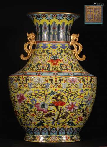 A QING DYNASTY ENAMEL PORCELAIN JAR