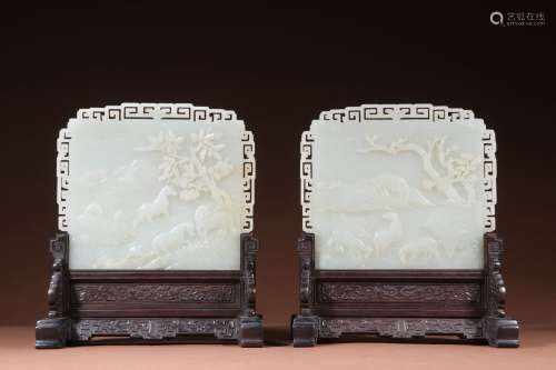 A PAIR OF CHINESE CARVED HETIAN JADE TABLE SCREEN