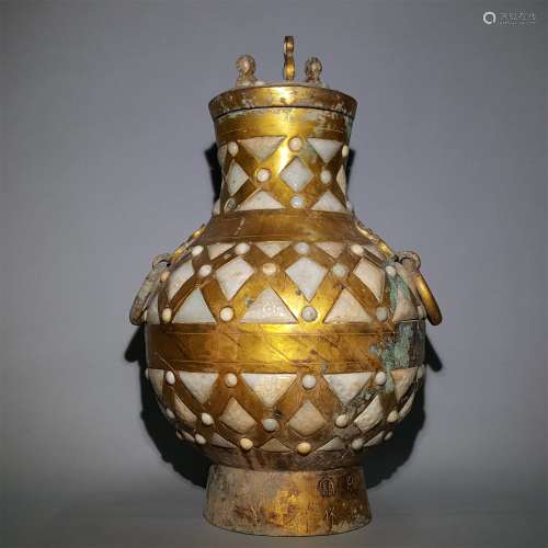 A MING DYNASTY GOLD INLAID JADE VASE