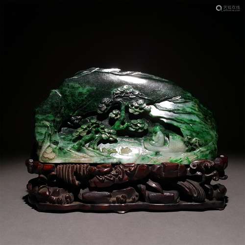 A QING DYNASTY JADEITE OMAMENT