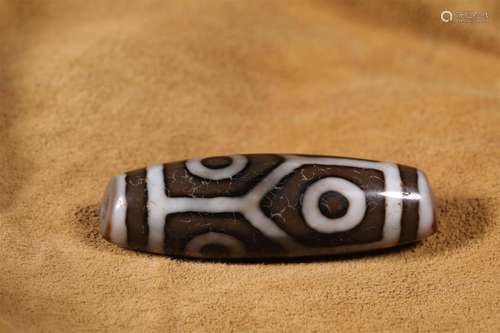 AN ANCIENT DZI BEAD