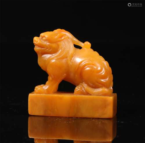 A CHINESE TIANHUANG STONE SEAL