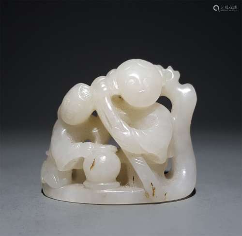 A CHINESE CARVED HETIAN JADE ORNAMENT, CHILDREN