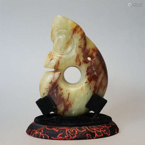 A RED MOUNTAIN CULTURE CARVED JADE PIG DRAGON SHAPE ORNAMENT