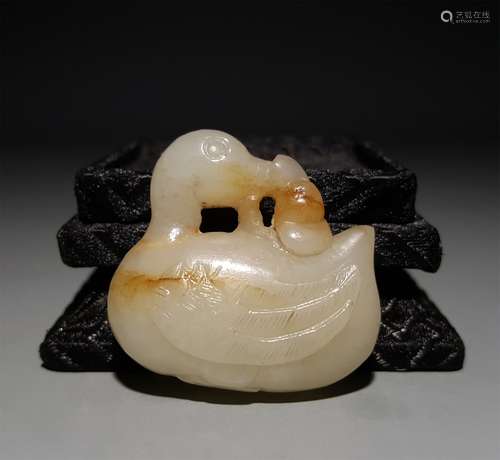 A CHINESE CARVED HETIAN JADE ORNAMENT,GOOSE