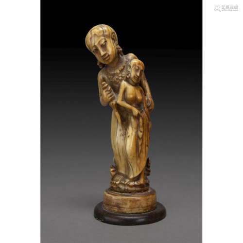 ~INDIAN STATUETTE made of ivory carved with a beau…