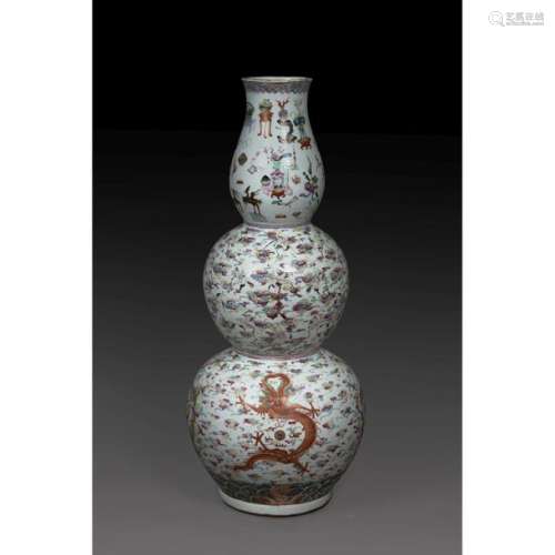 EXCEPTIONAL VASE in the shape of a triple gourd, m…