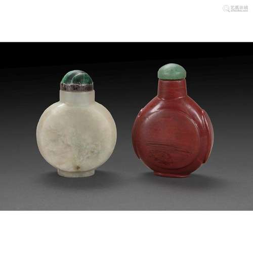 TABATED BOTTLE made of jadeite, flattened round bo…