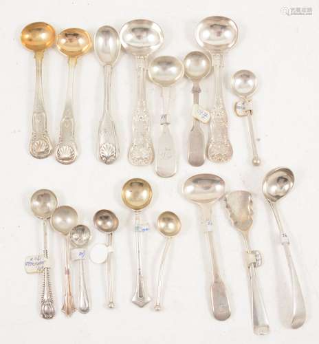 Four large silver salt spoons and thirteen others, traditional patterns,