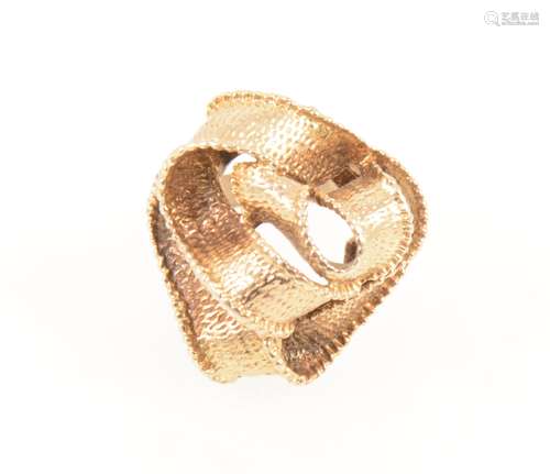 A 9 carat yellow gold vintage dress ring.