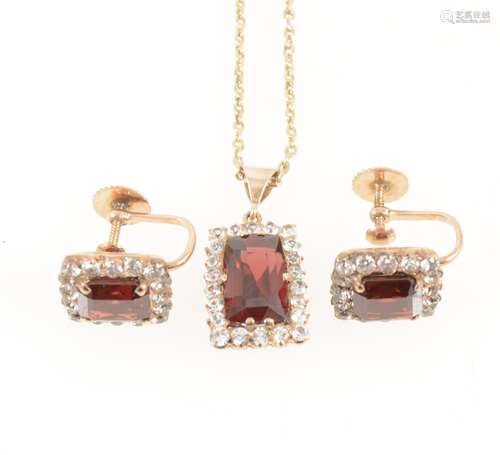 A garnet suite of jewellery, pair of rectangular cluster earrings, pendant and chain.