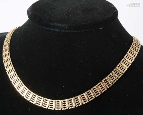 A 9 carat yellow gold five bar gate link necklace.