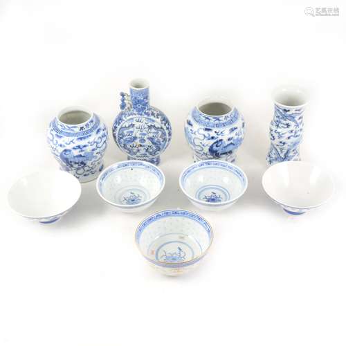 A quantity of Chinese blue and white ware